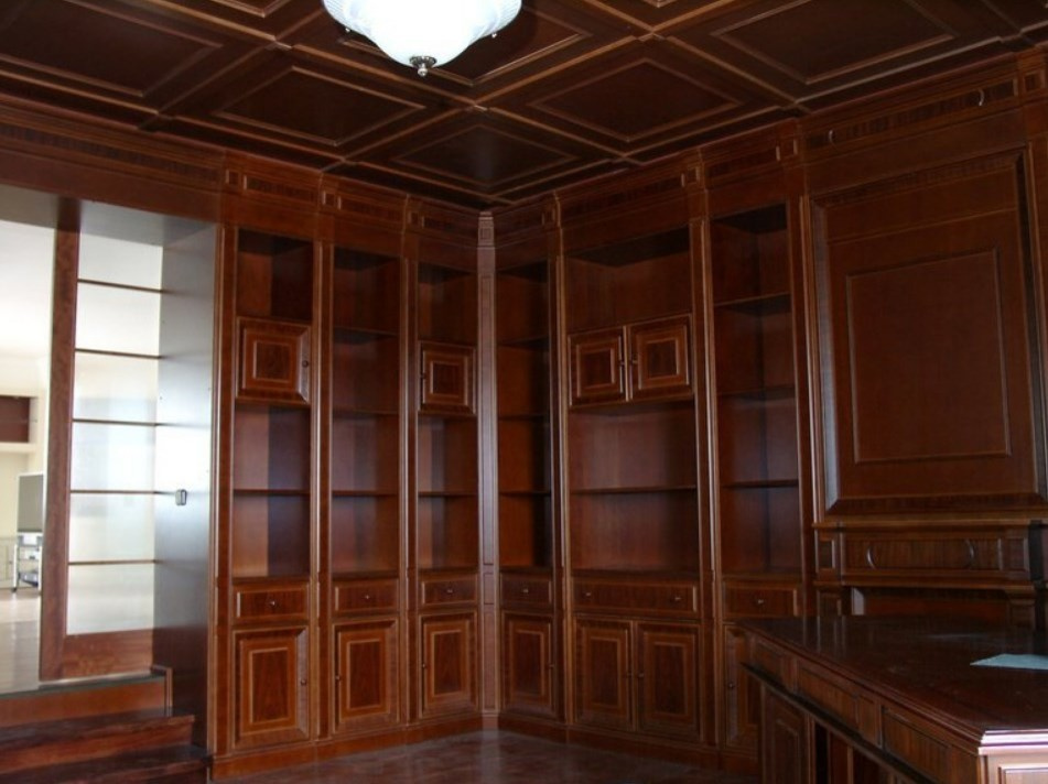 Обложка проекта: Кабинеты из массива дерева под ключ