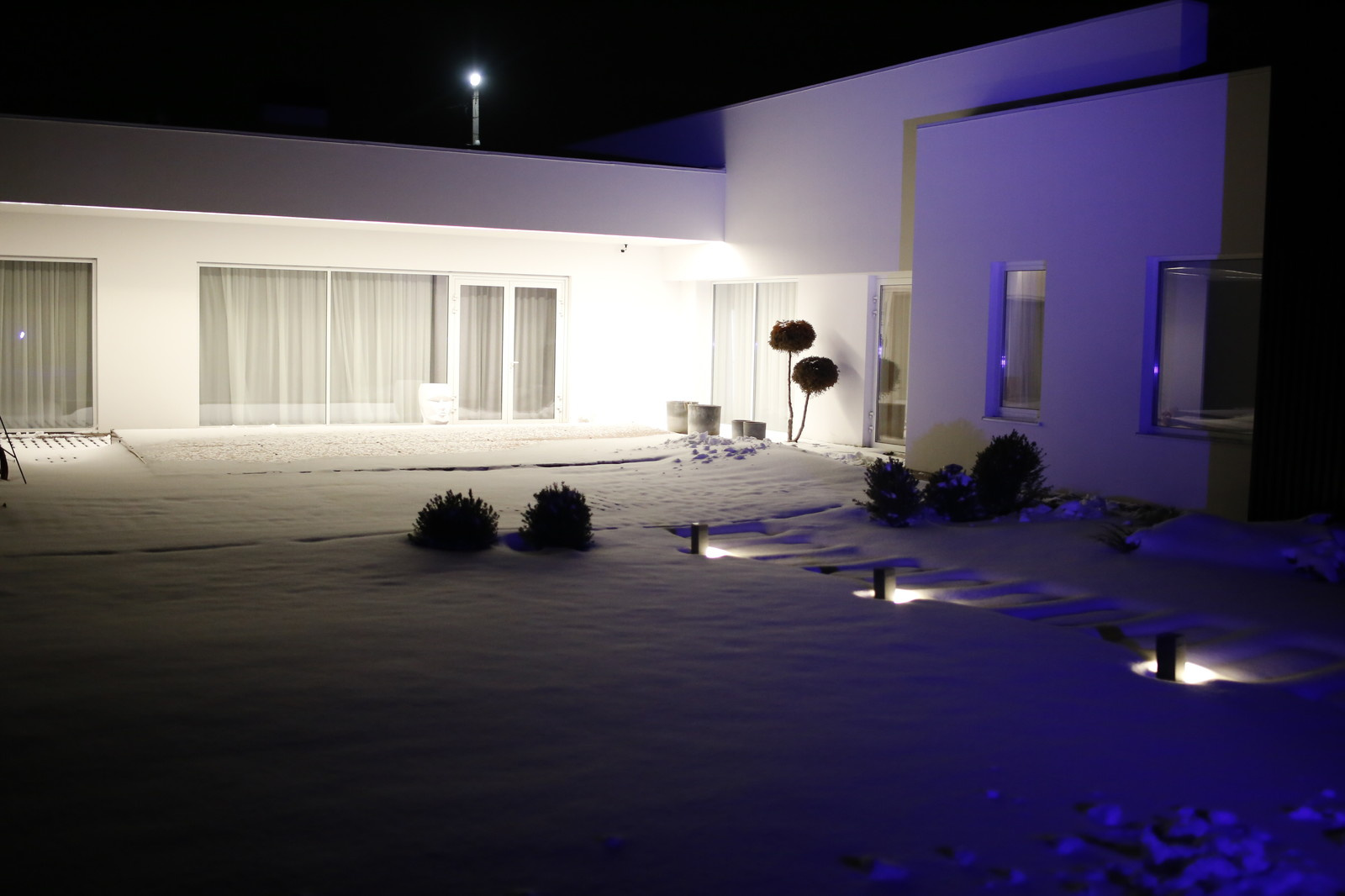 Современный дом c бассейном в Ростовской области