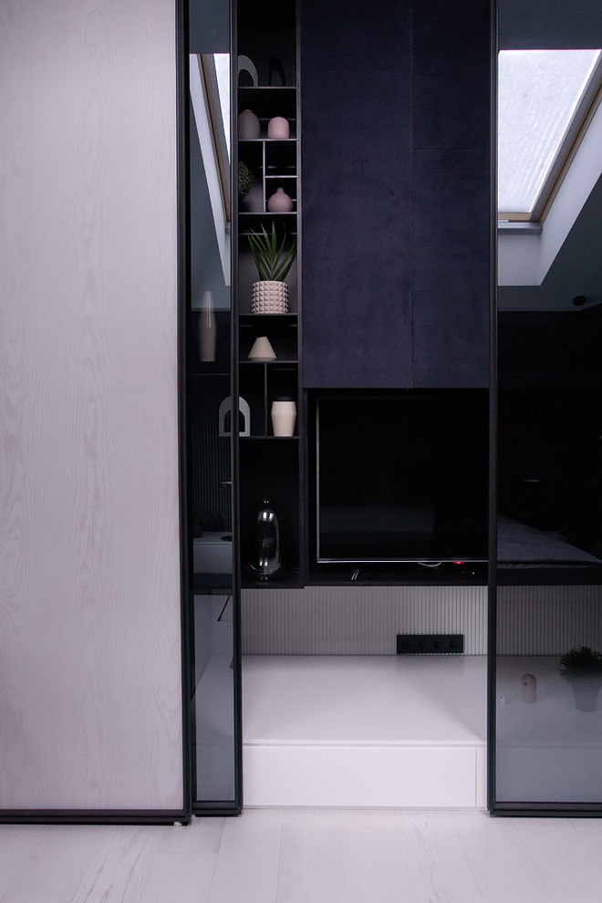 Пещера под водопадом