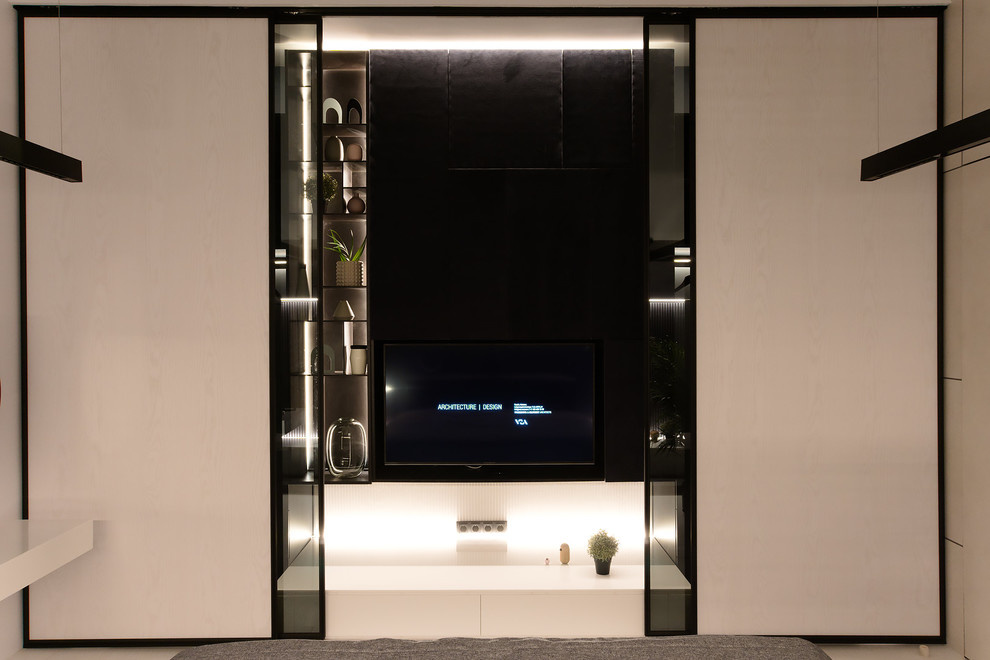 Пещера под водопадом