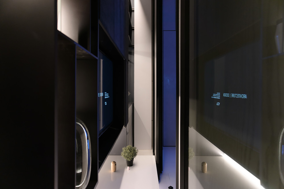 Пещера под водопадом