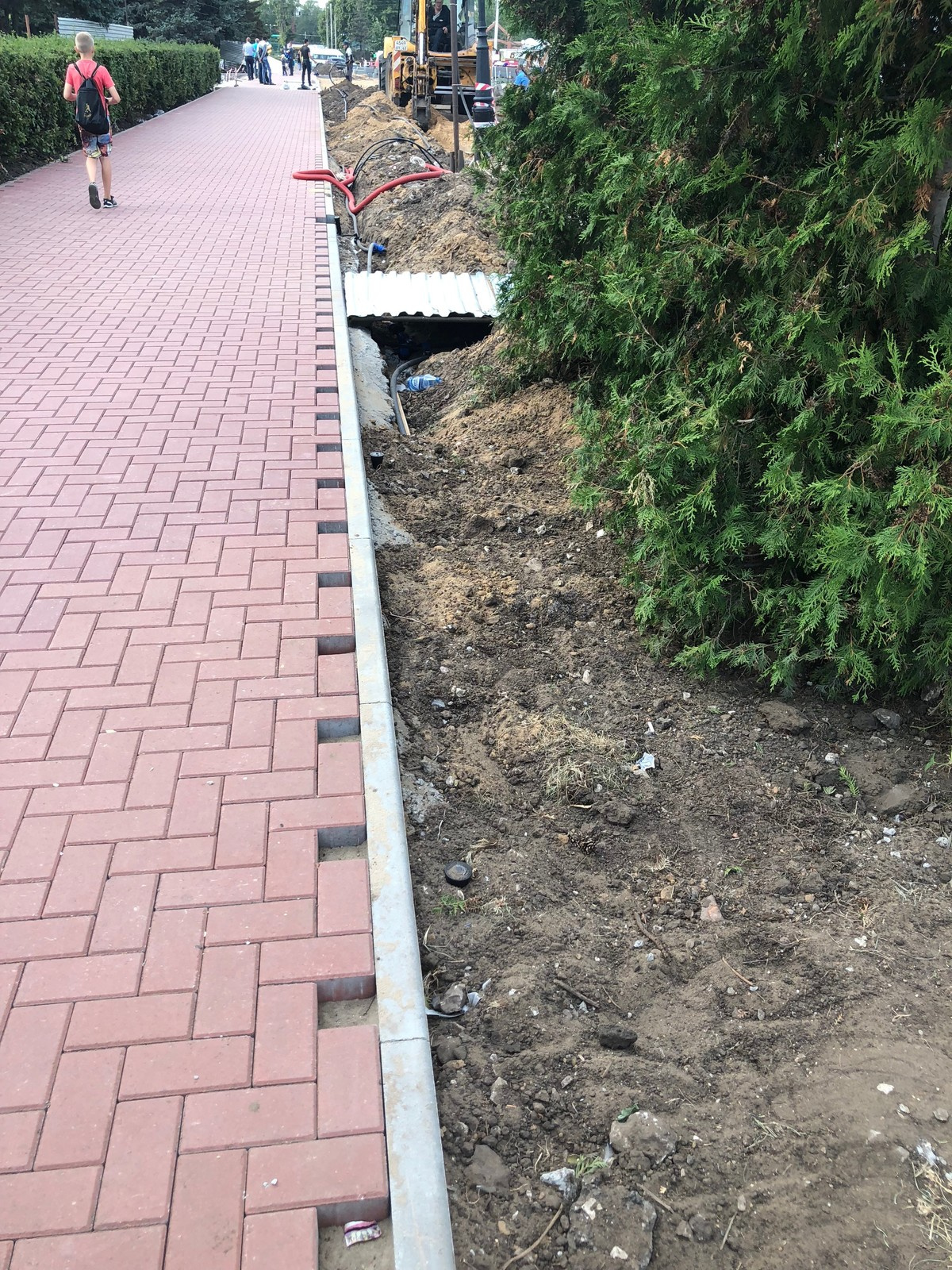 Монтаж автоматической системы полива на Центральной пл. г.Тольятти "Аллея Славы"