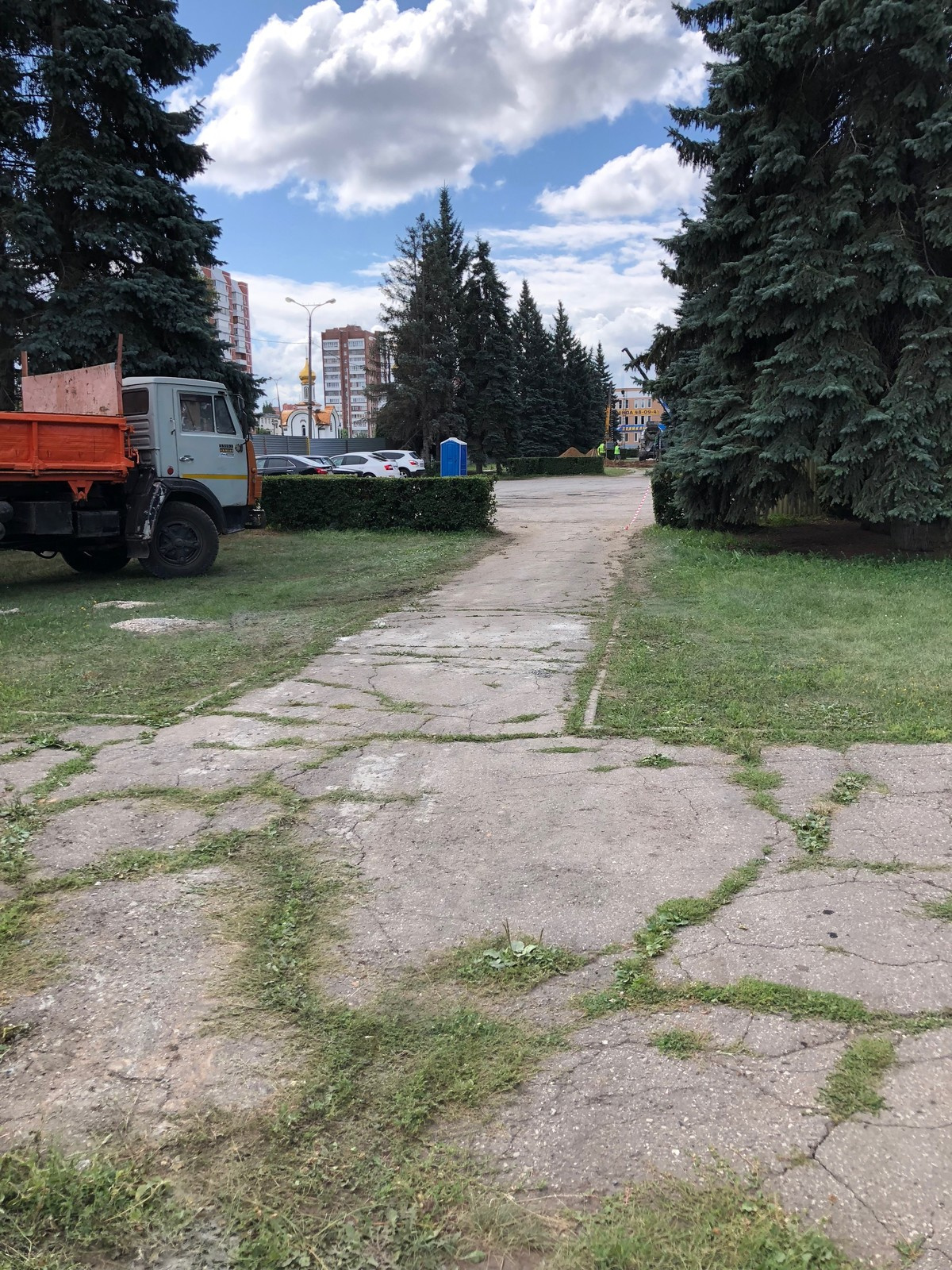 Монтаж автоматической системы полива на Центральной пл. г.Тольятти "Аллея Славы"