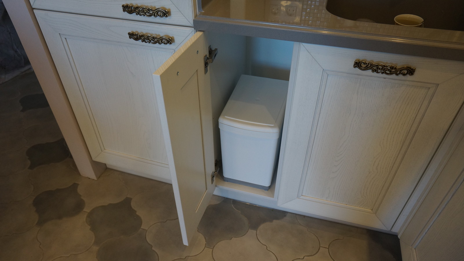 Кухня-гостиная с фасадами массив ясеня Italion Quatro