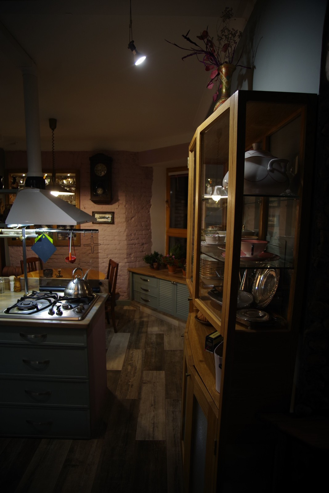 Столовая-кухня в стиле лофт