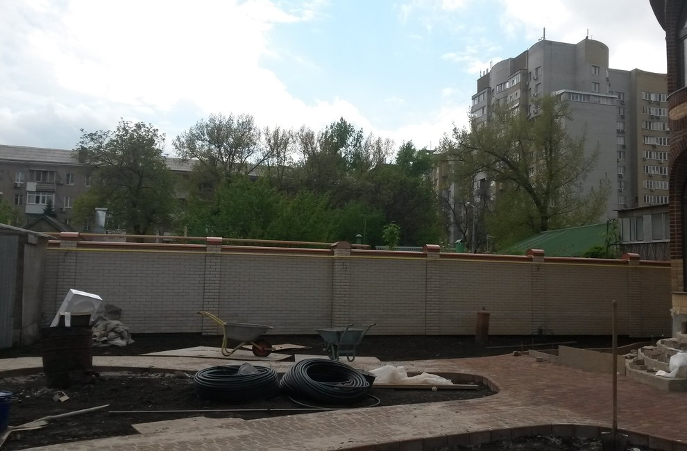 Сад в большом городе... Начало