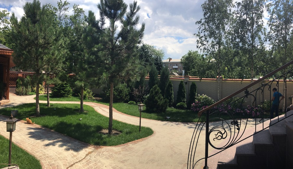 Сад в большом городе...