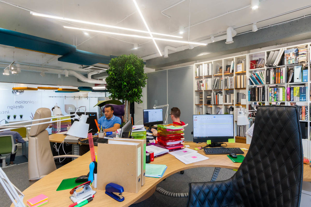 Офис нашей компании Look Wood Office Projects