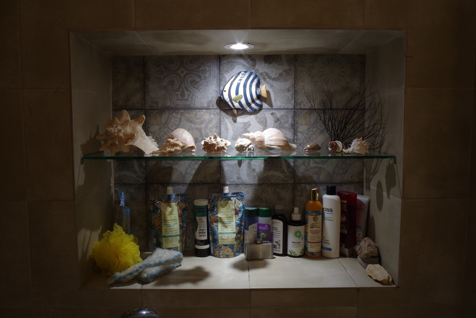 Полка в нише