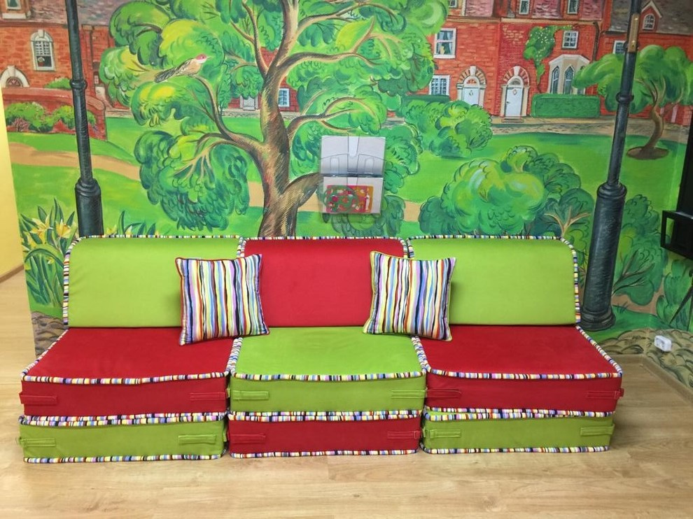 Бескаркасный диван школа "Радуга"