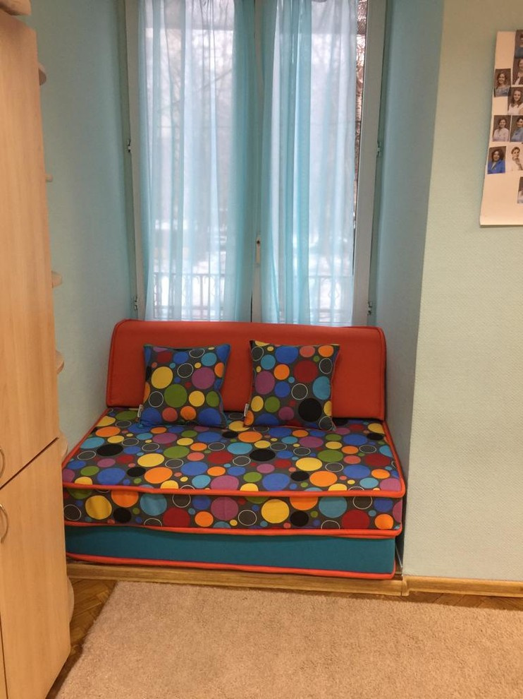 Бескаркасный диван школа "Радуга"