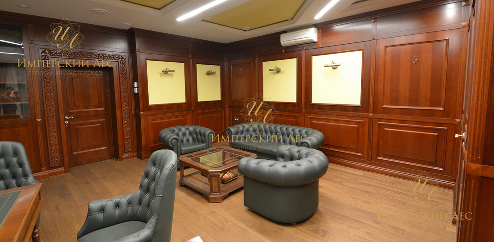 Кабинет из массива дерева