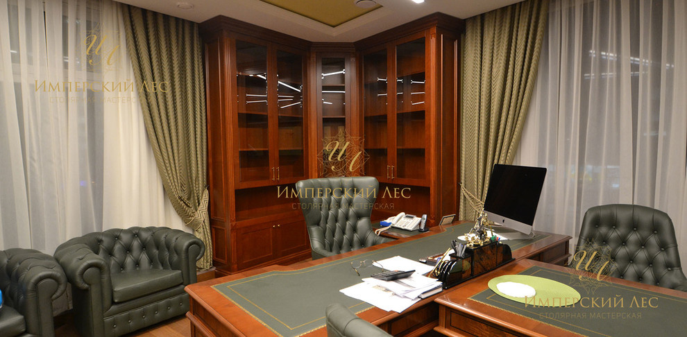 Кабинет из массива дерева