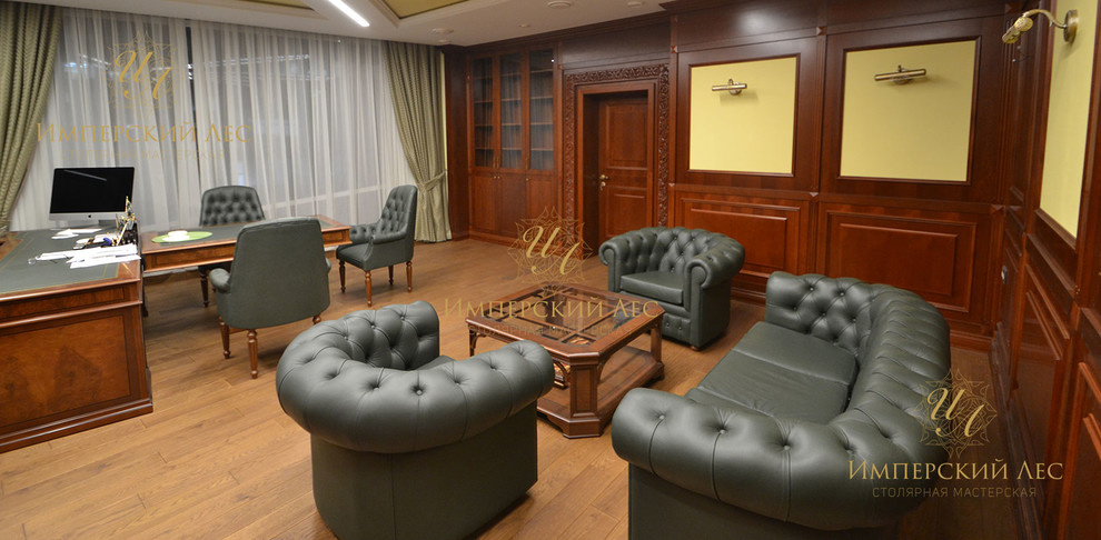 Кабинет из массива дерева