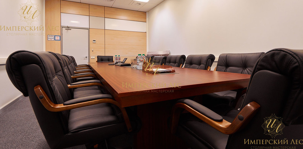 Стол и мебель для VIP переговорной