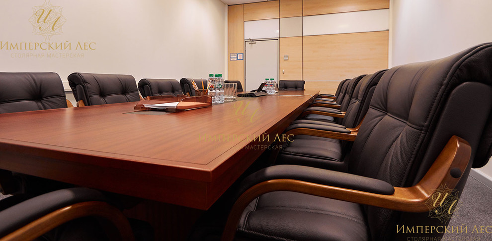 Стол и мебель для VIP переговорной