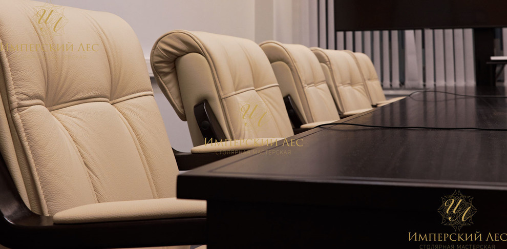 Стол и мебель для VIP переговорной