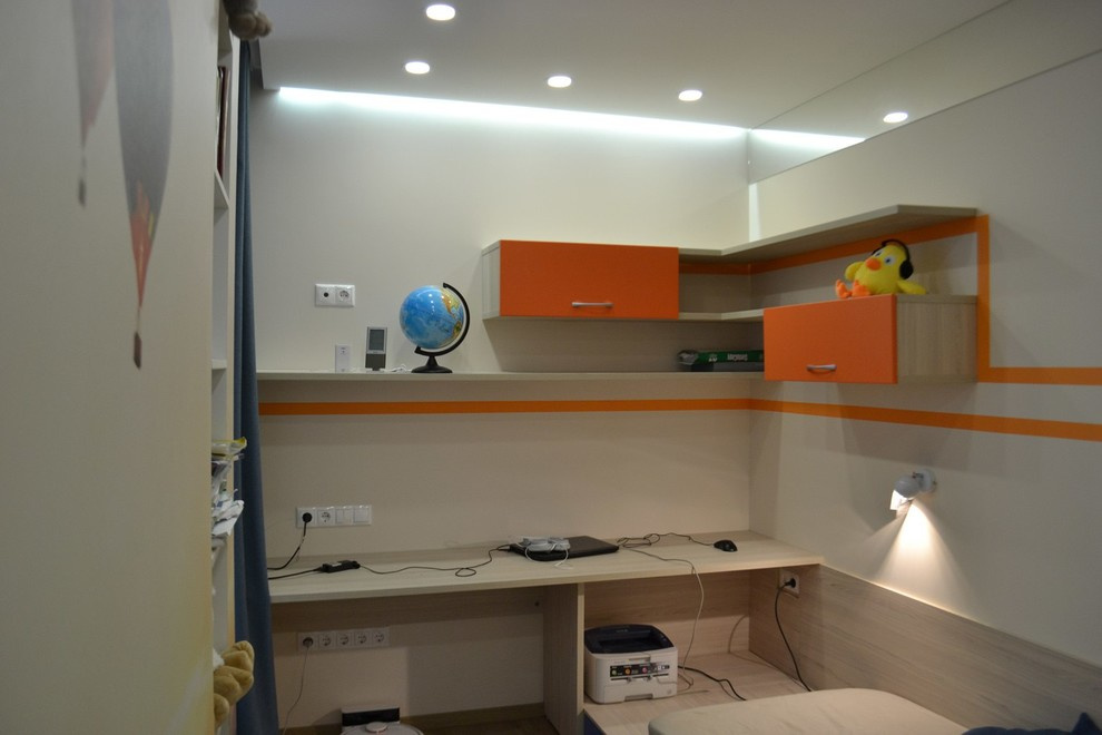 Дом с полосками для большой семьи