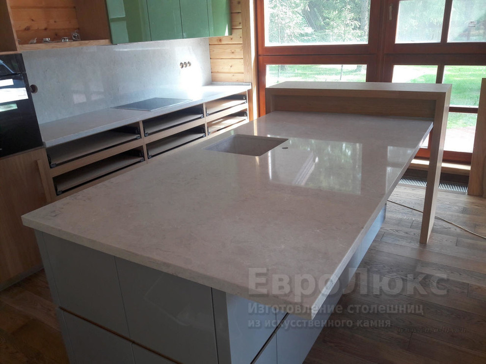 Кварцевый остров с мойкой Caesarstone 6131 Bianco Drift