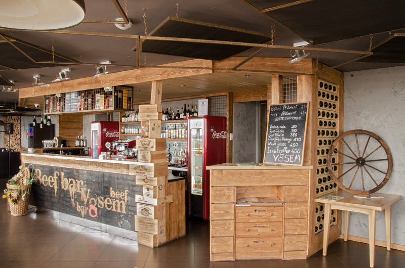 Реализация дизайн-проекта  ресторана «Beef Bar Vosem» в гостинице «Москва»