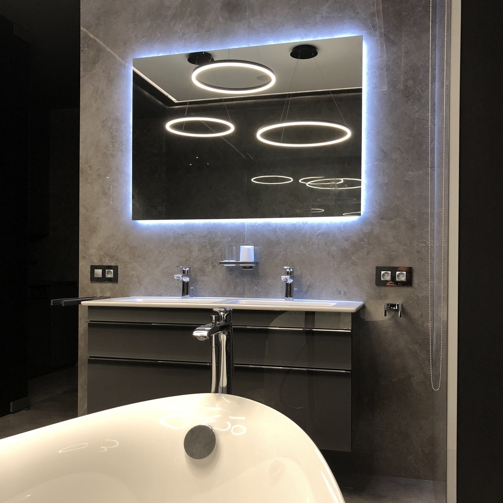 Влагозащищенные телевизоры для ванной комнаты