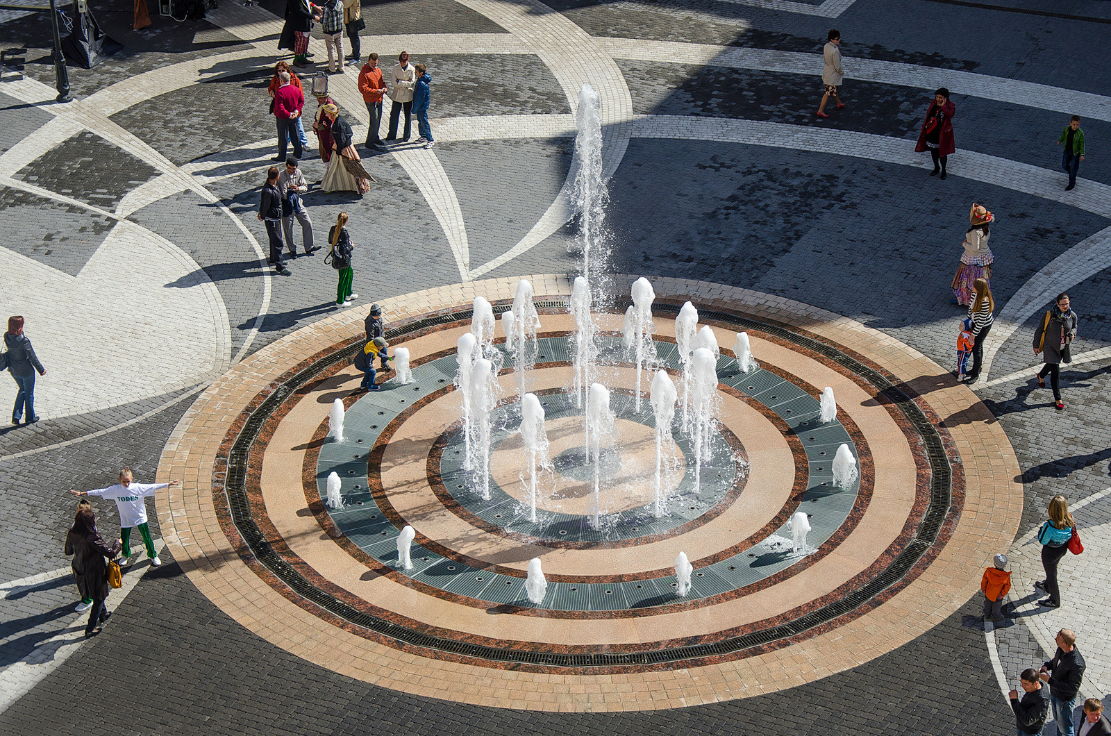 Пешеходные фонтаны / Dry fountains