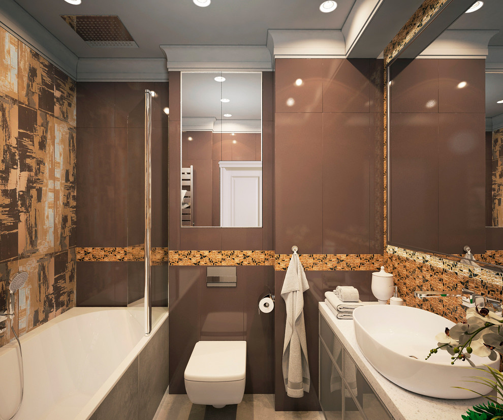 Глубокая зелень и жухлые розы