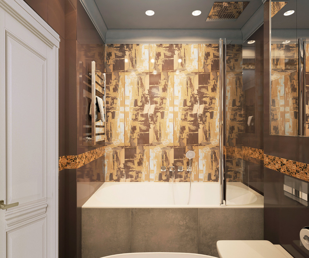 Глубокая зелень и жухлые розы