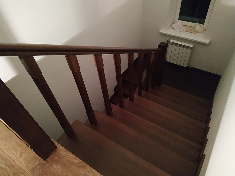 Обложка проекта: Отделка бетонной лестницы массивом дуба