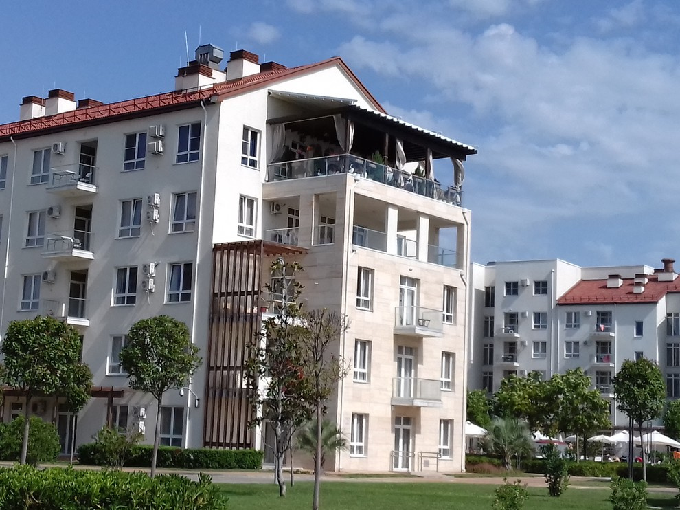 Пергола с автоматическим управлением для открытой террасы