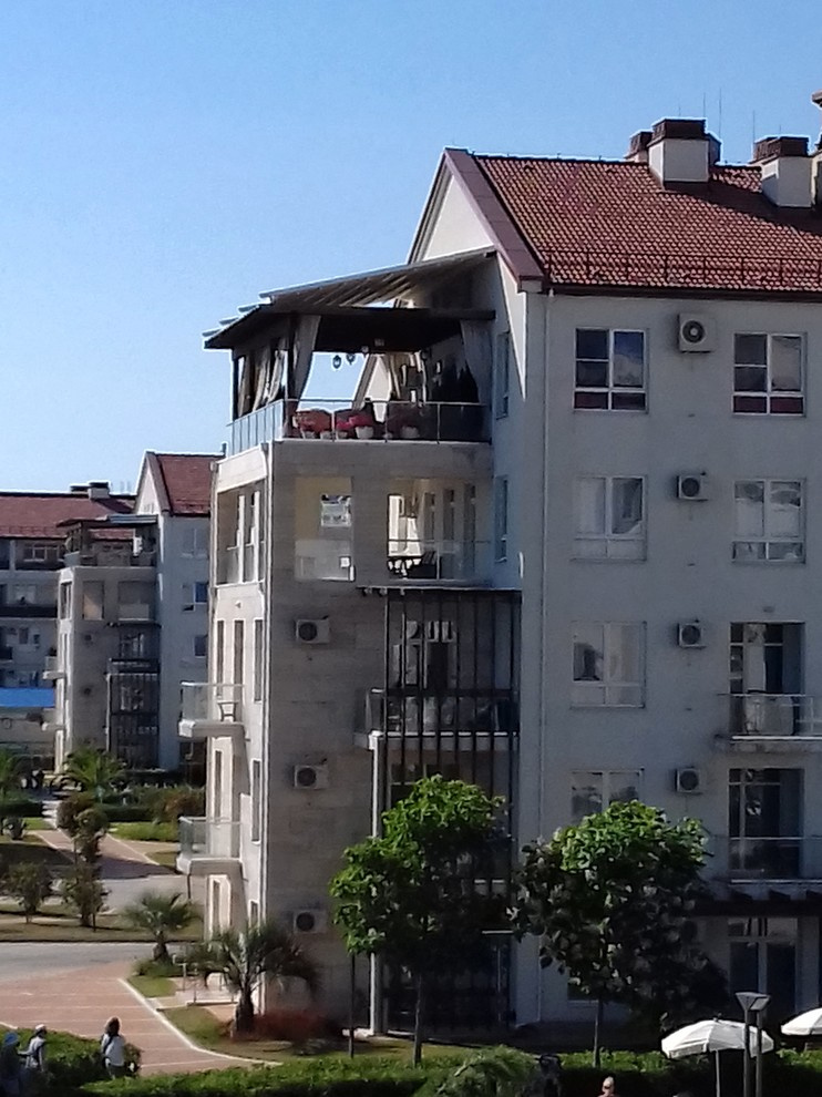 Пергола с автоматическим управлением для открытой террасы