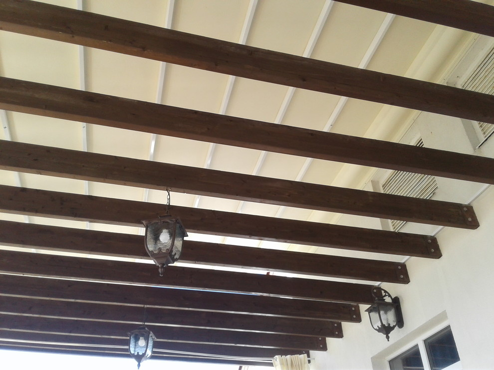 Пергола с автоматическим управлением для открытой террасы