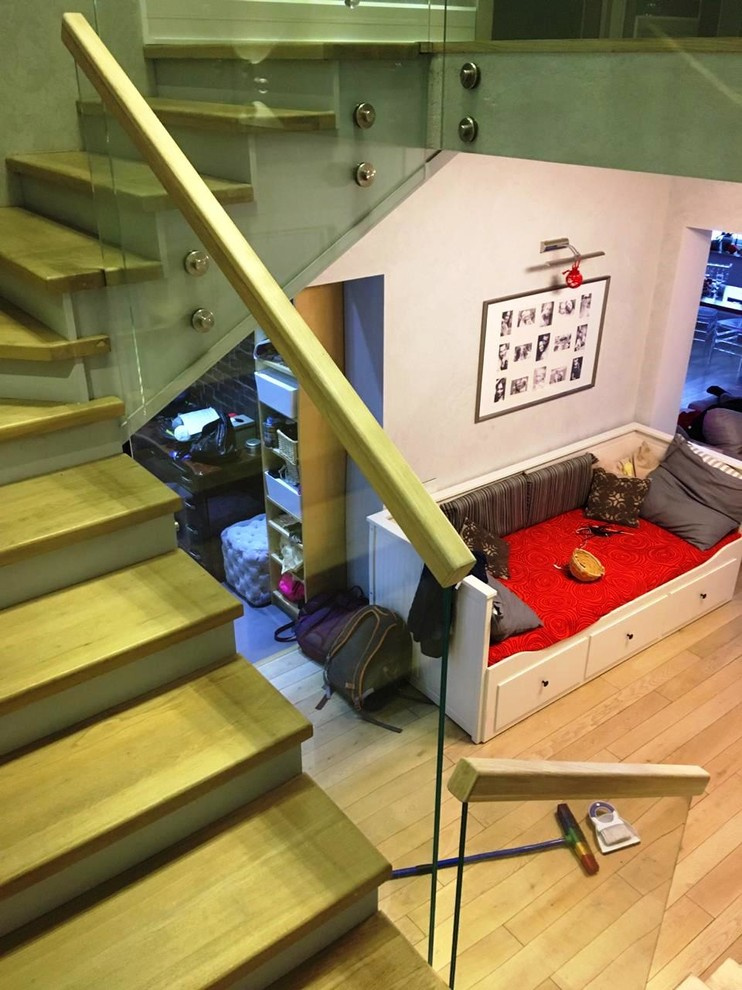 Облицовка бетонного марша,  ограждение из стекла