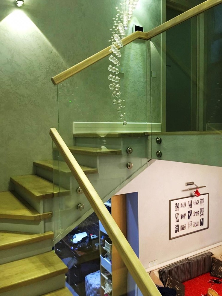 Облицовка бетонного марша,  ограждение из стекла