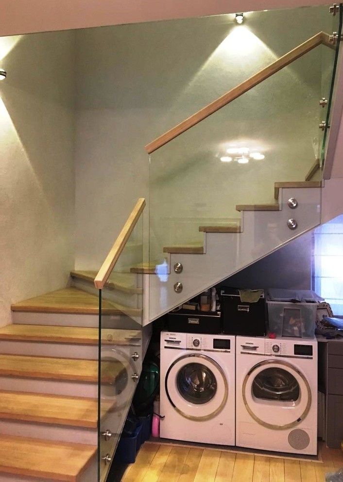 Облицовка бетонного марша,  ограждение из стекла