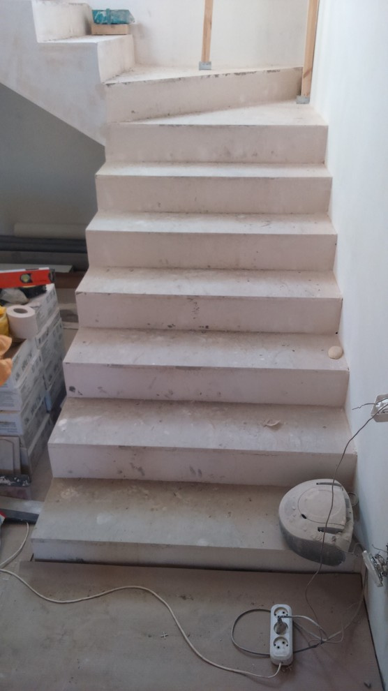 Облицовка бетонного марша,  ограждение из стекла