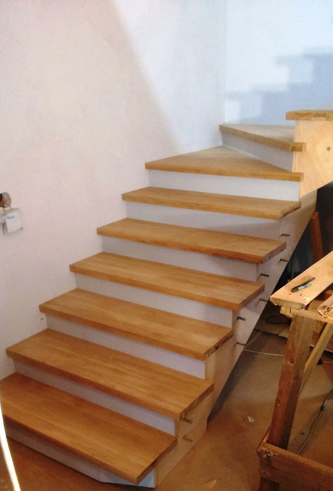 Облицовка бетонного марша,  ограждение из стекла