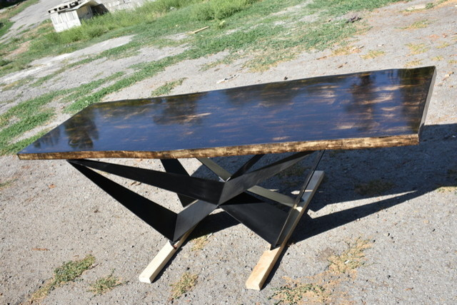 Столы из слэбов