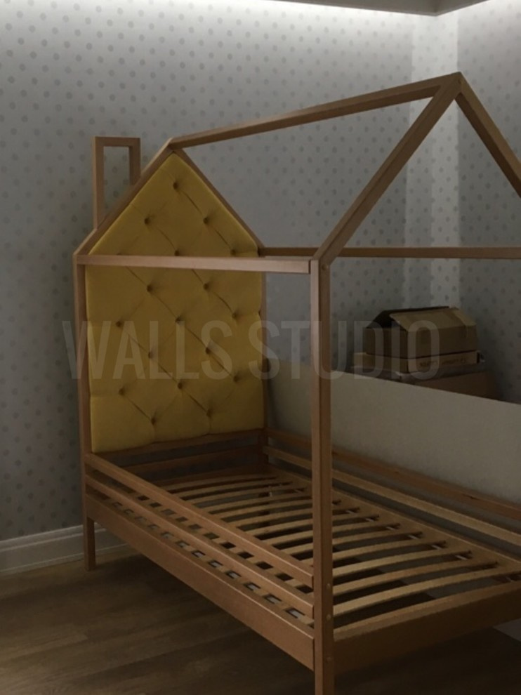 Домик из бука с мягкой панелью