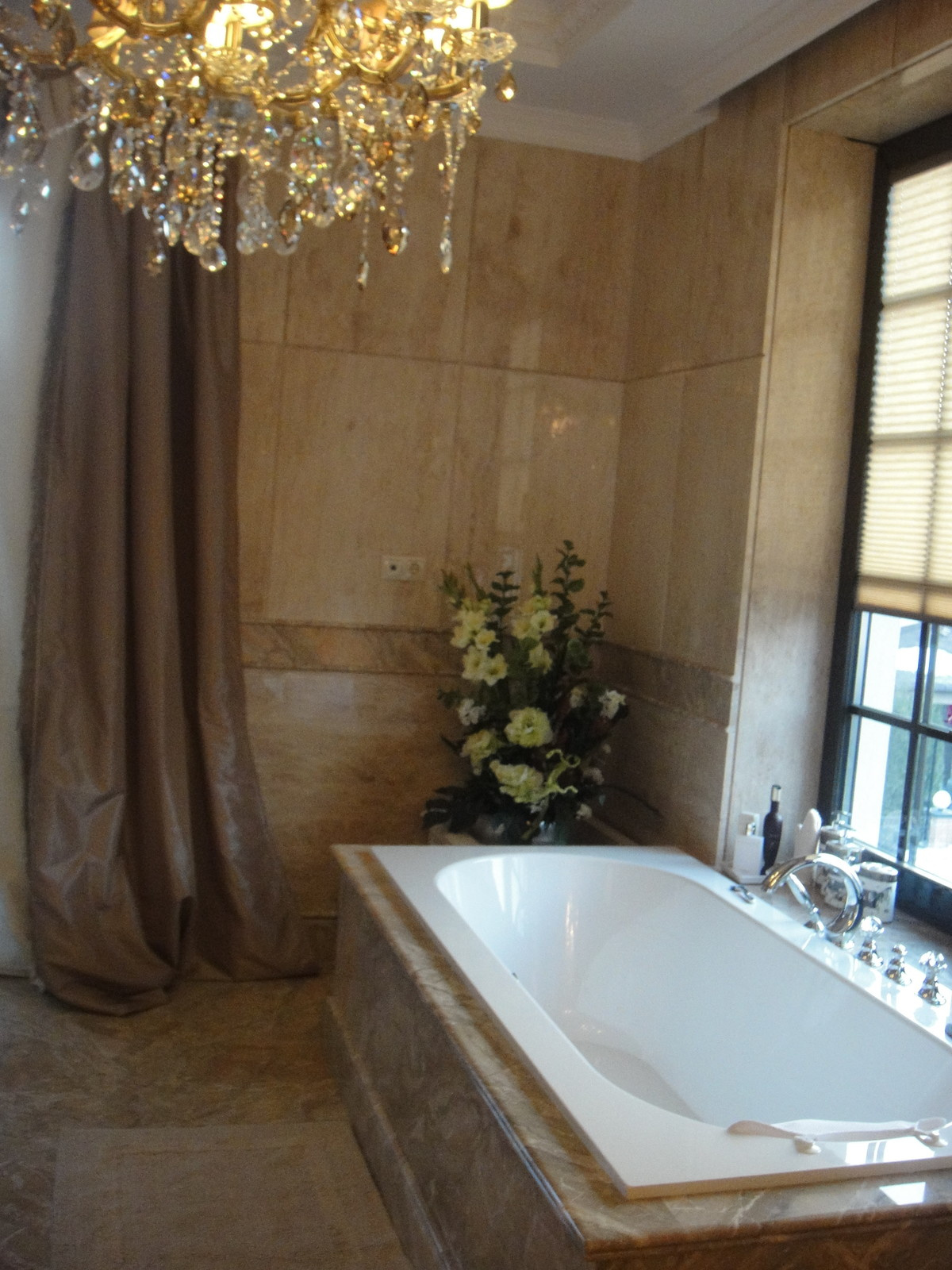 Ванная комната мрамор Breccia Oniciata