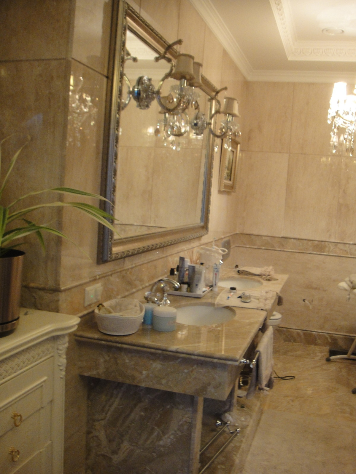 Ванная комната мрамор Breccia Oniciata