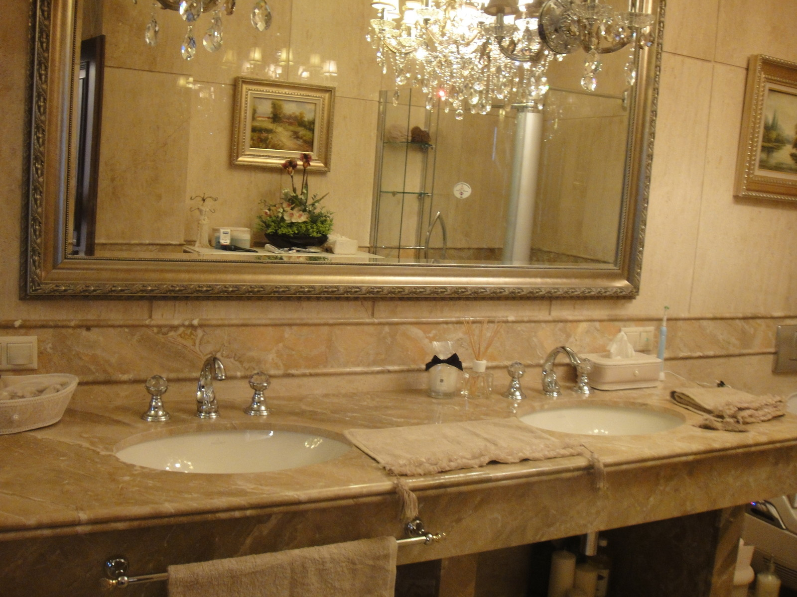 Ванная комната мрамор Breccia Oniciata