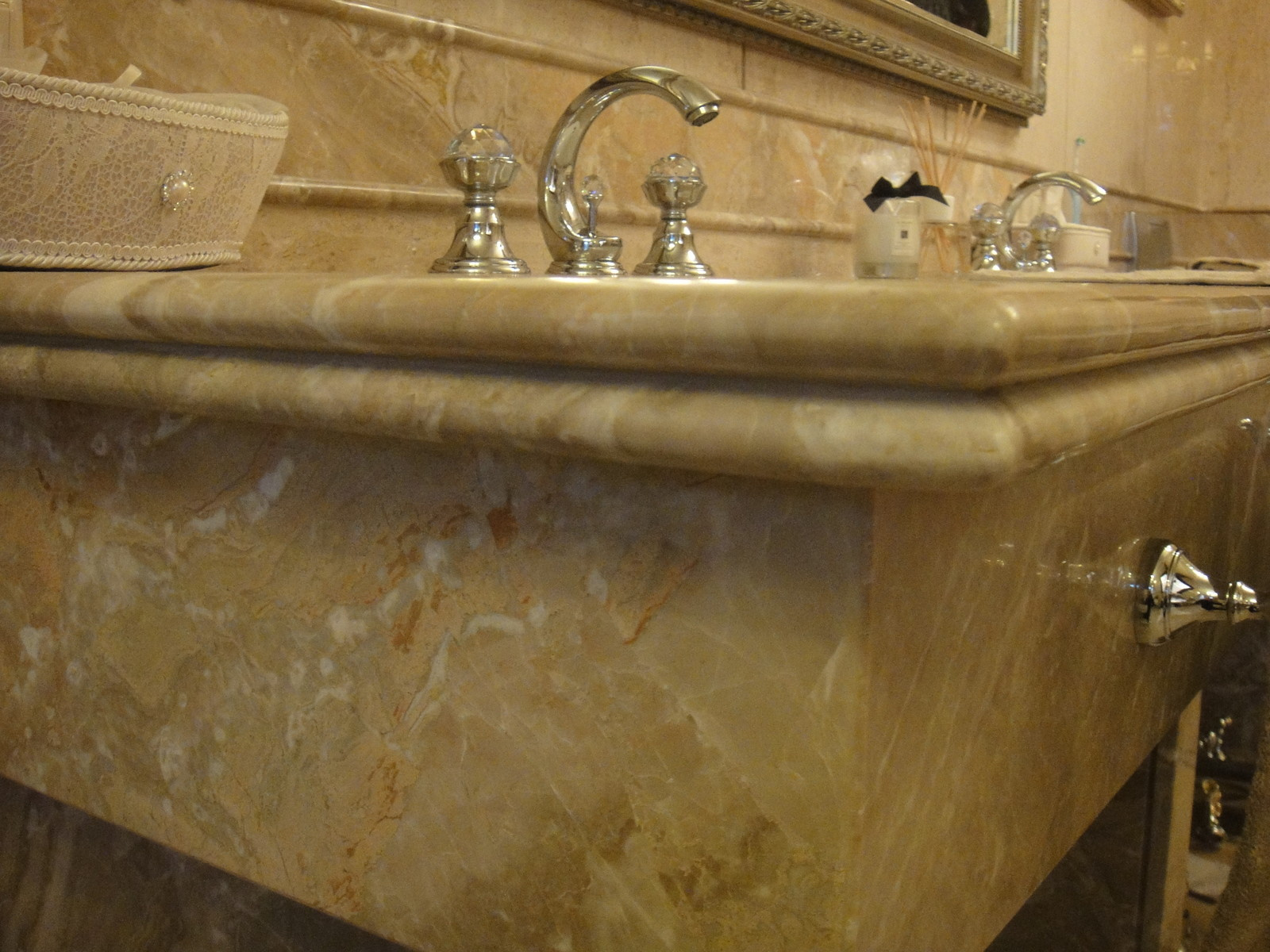 Ванная комната мрамор Breccia Oniciata