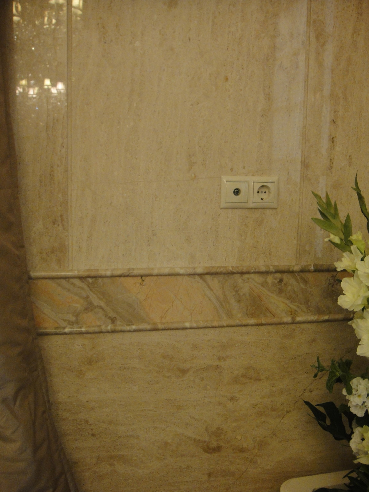 Ванная комната мрамор Breccia Oniciata