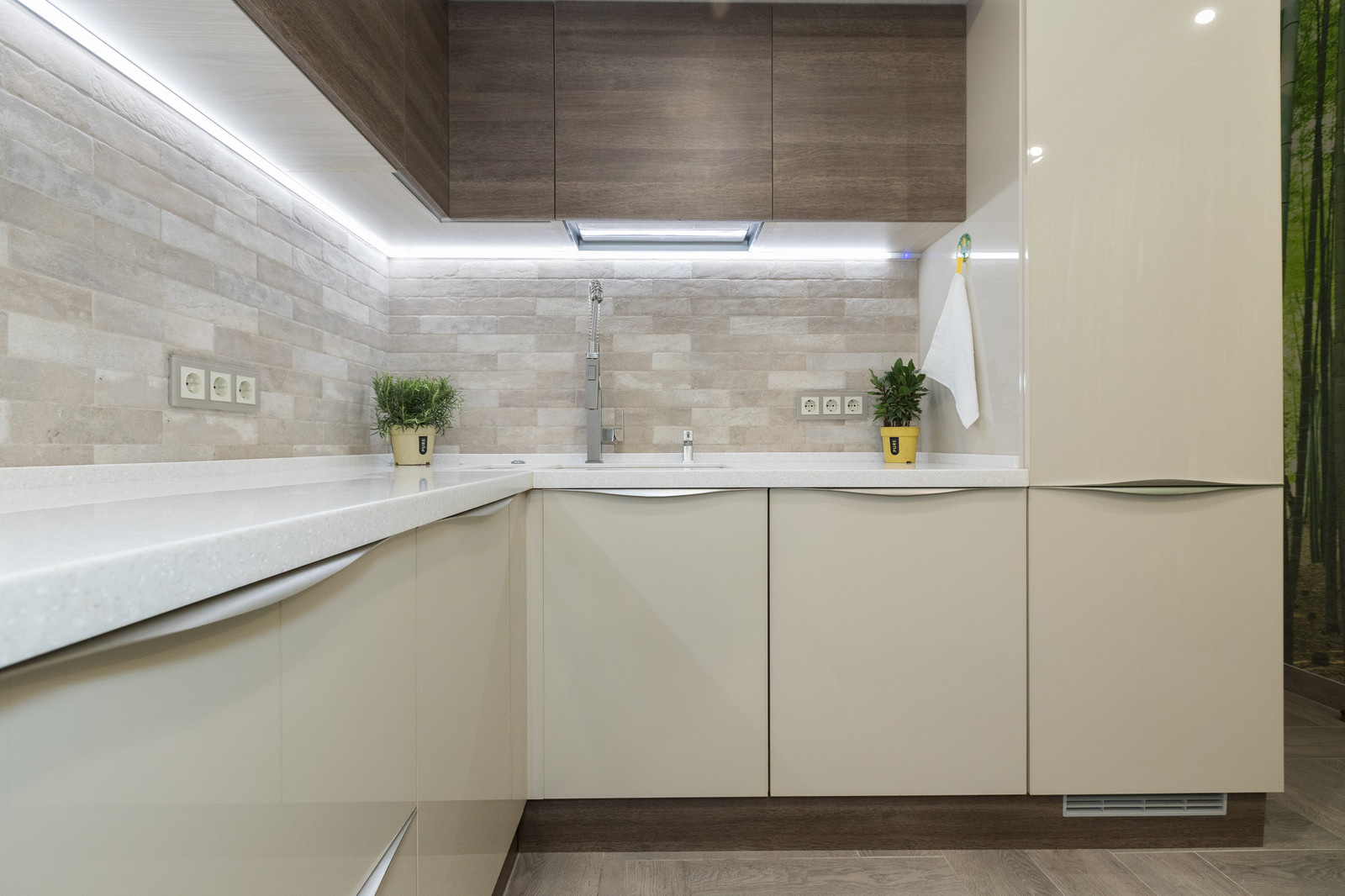 Современная кухня с островом