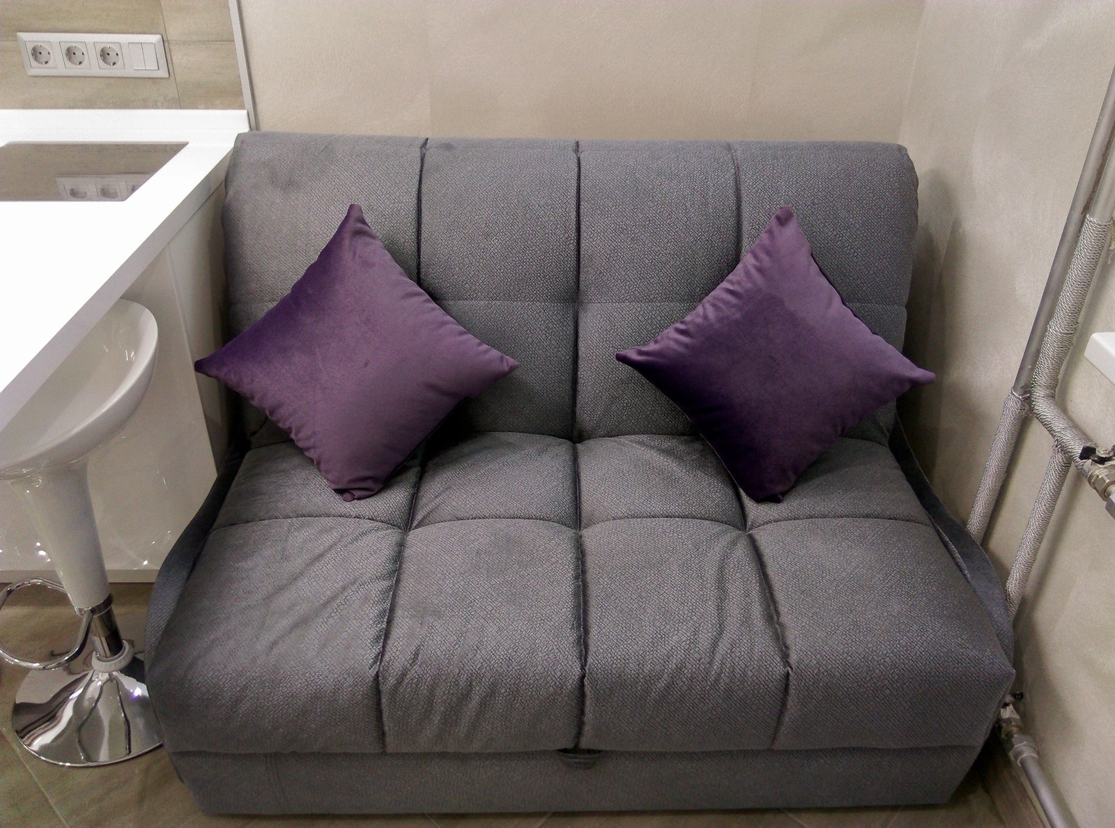 Однокомнатная квартира в серых тонах