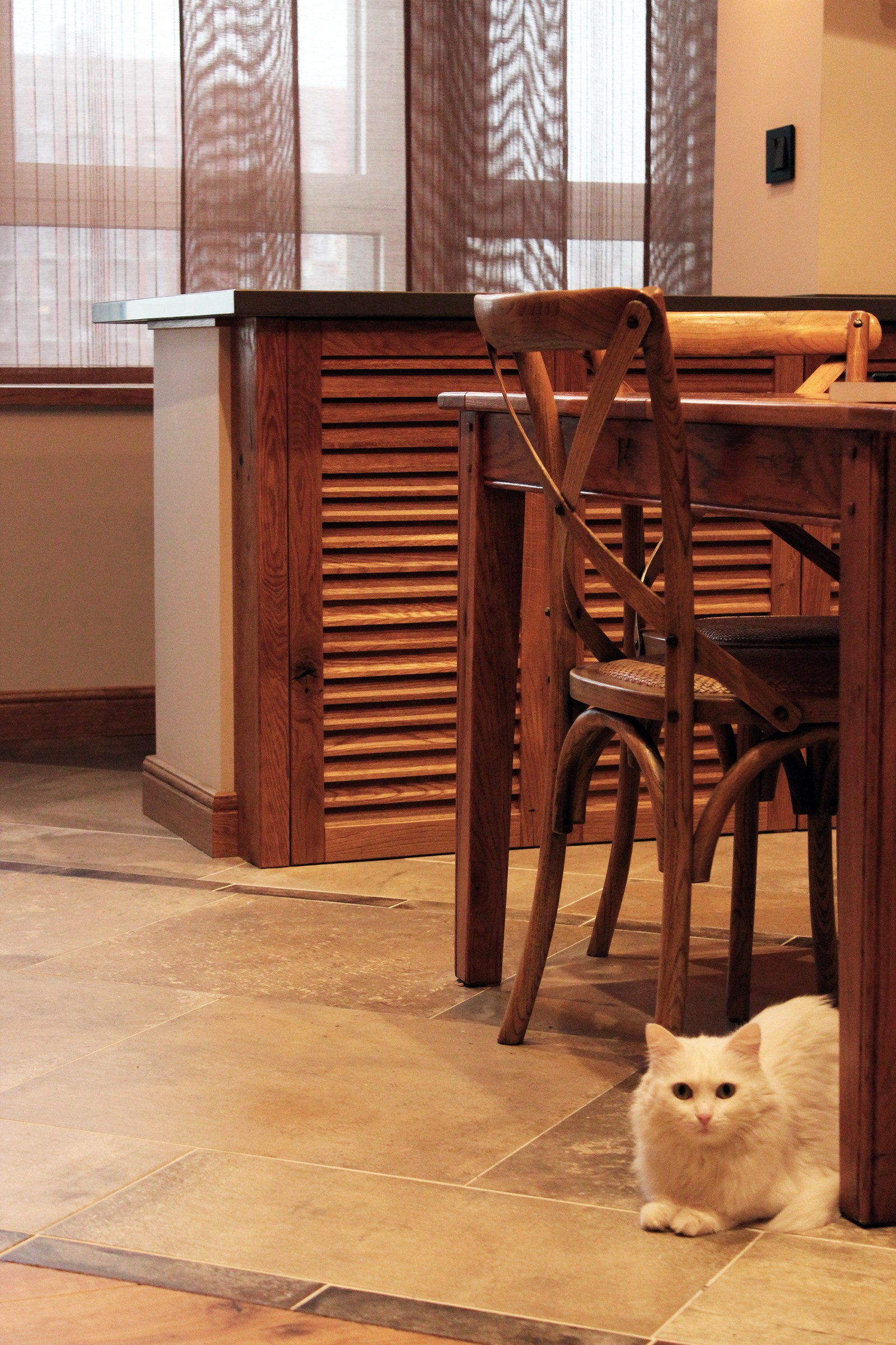 Кирпич и дерево