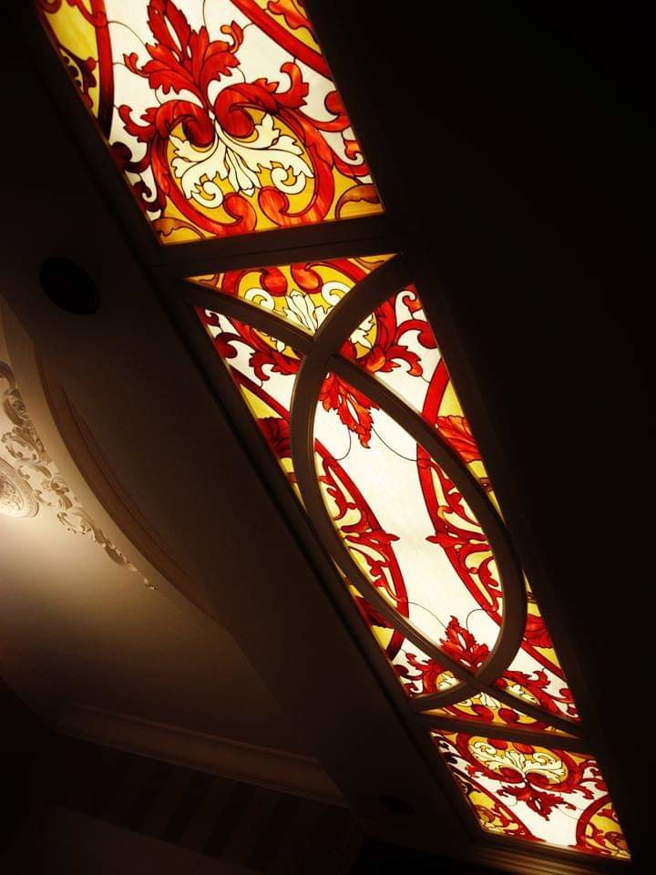 Витражный потолок