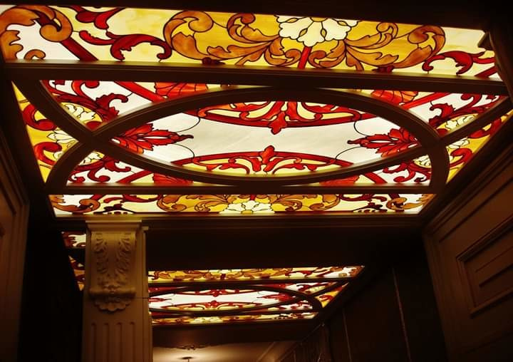 Витражный потолок