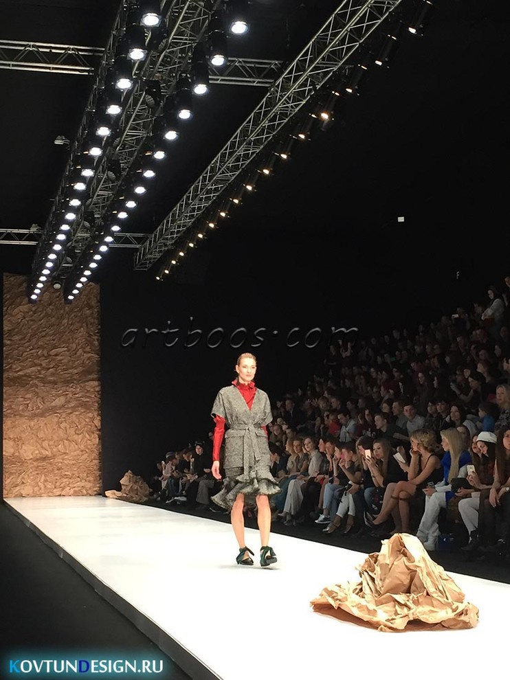 Показ А.Ванюшиной на Mercedes Benz design week